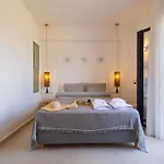 Cezaria Naxos 3* Pláka