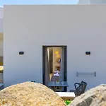 Cezaria Naxos Aparthotel 3*