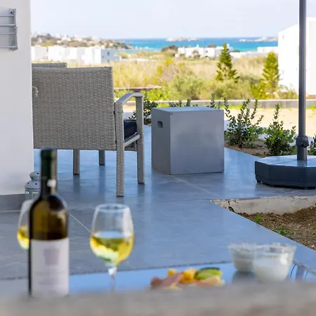 Cezaria Naxos 3* Pláka