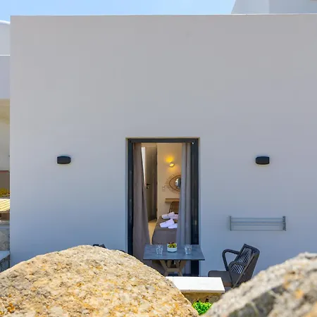 Cezaria Naxos Hotel apartamentowy 3*