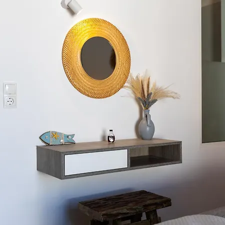 Cezaria Naxos 3* Pláka