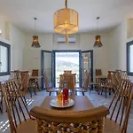 Cezaria Naxos Lägenhetshotell Pláka