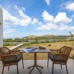 Ξενοδοχείο με διαμερίσματα Cezaria Naxos 3*