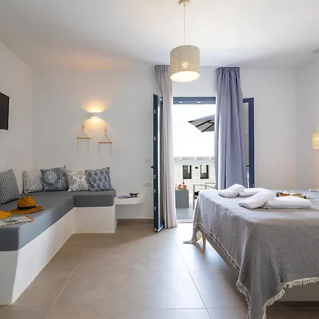 Cezaria Naxos 3* Pláka