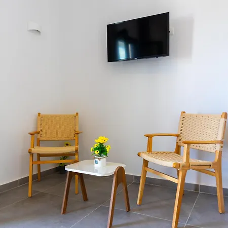 Cezaria Naxos 3*