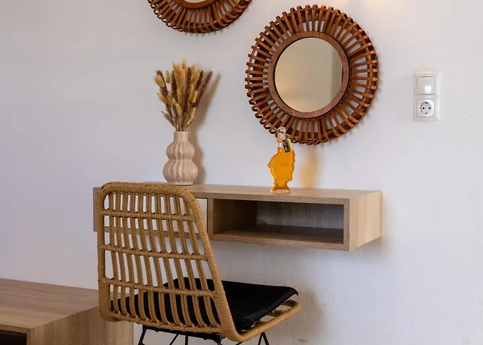 Cezaria Naxos Плака